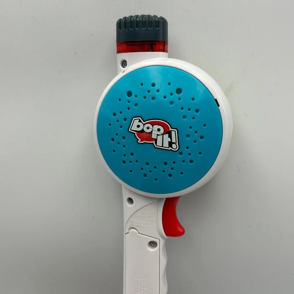 2017 Bop It Challenge Game Maker Hasbro Electronic Handheld White Skill -Tested